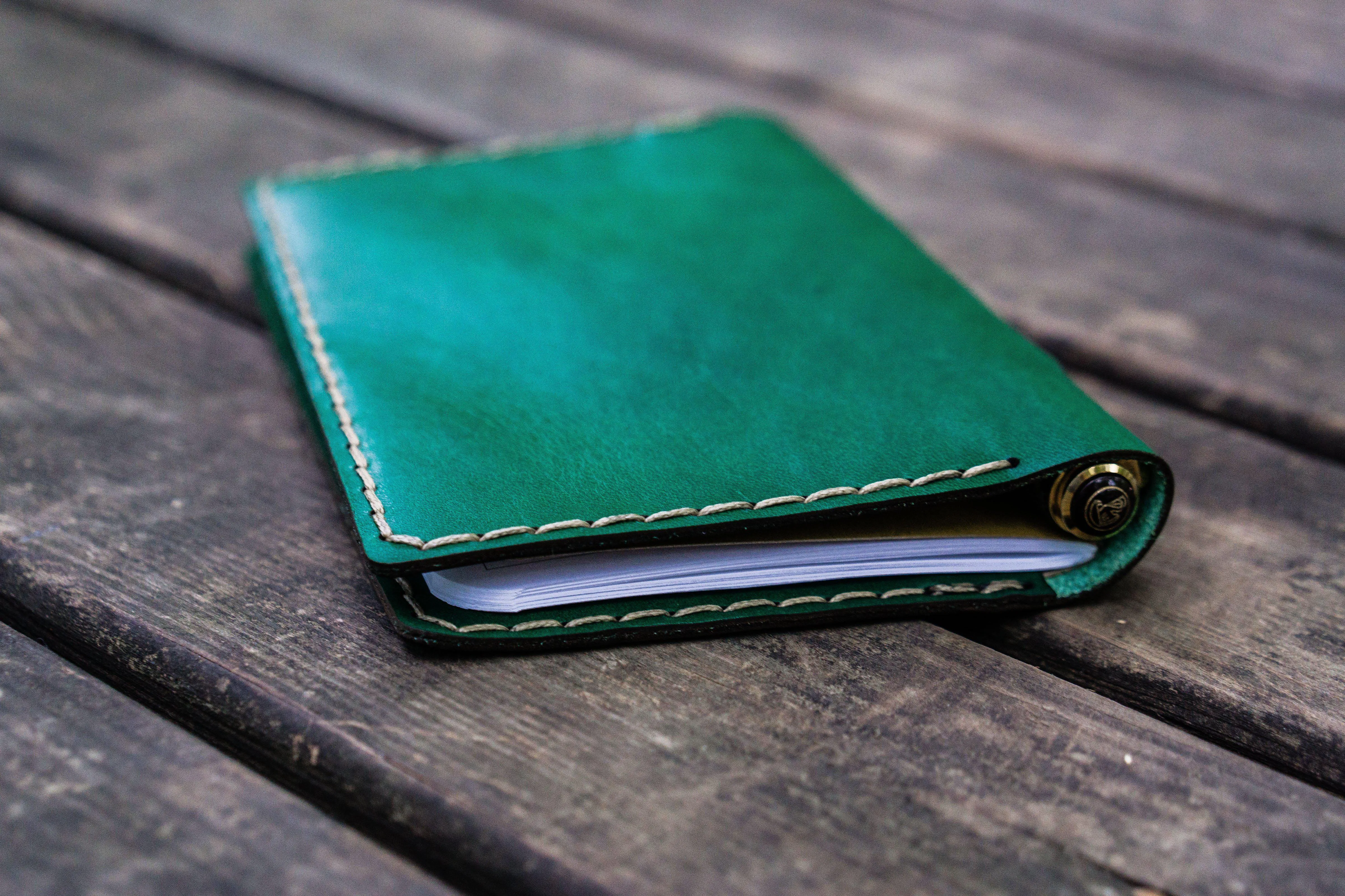 No.33 Personalized Leather Field Notes Cover - Green